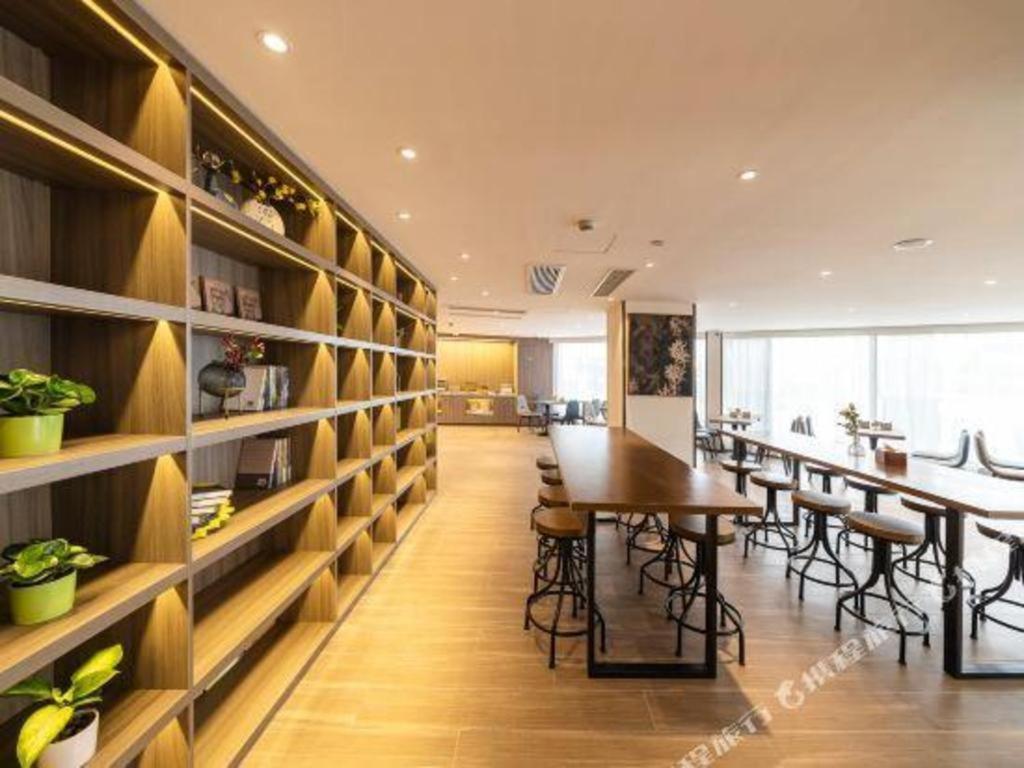 Hanting Lingang Dishui Hotel Shanghai