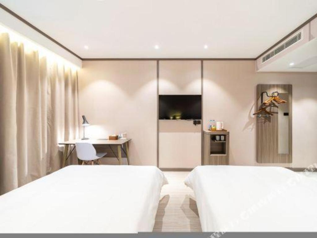 Hanting Lingang Dishui Hotel 2*